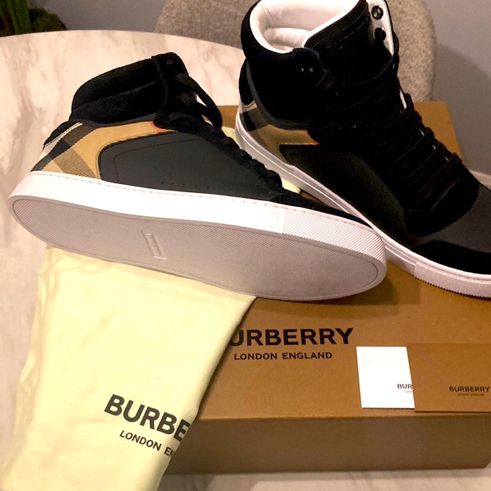 BURBERRY SNEAKERS